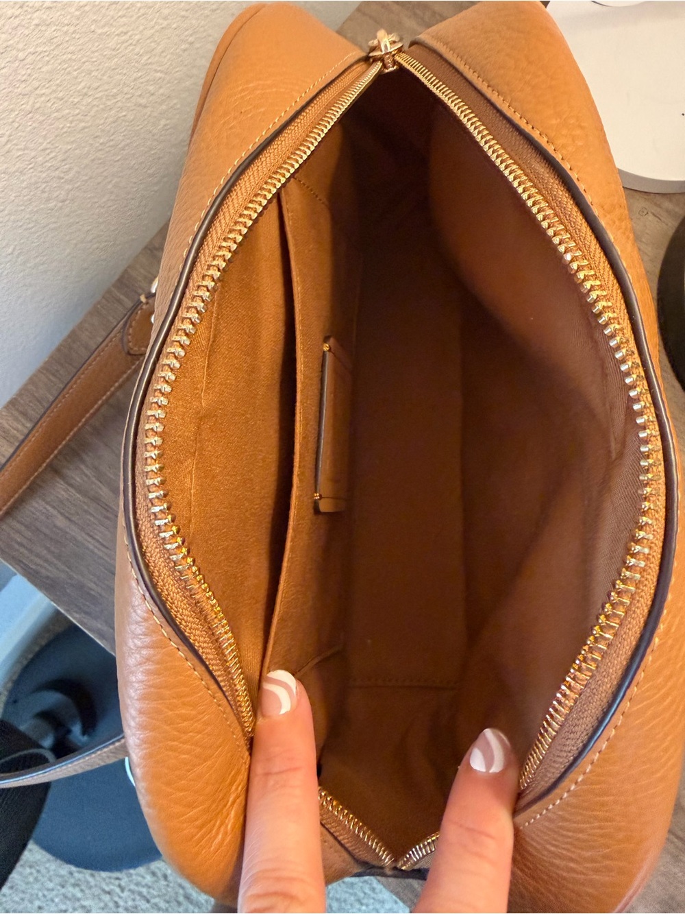 COACH: Cammie Chain Shoulder Bag - Picture 3 of 17